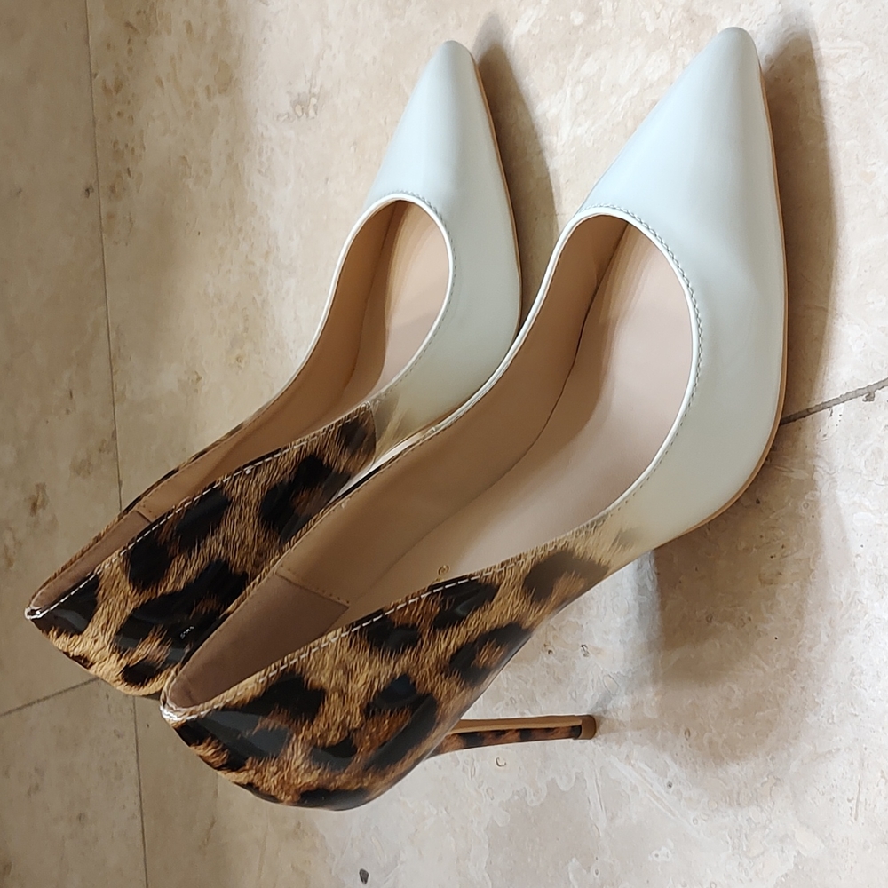 White heels 👠